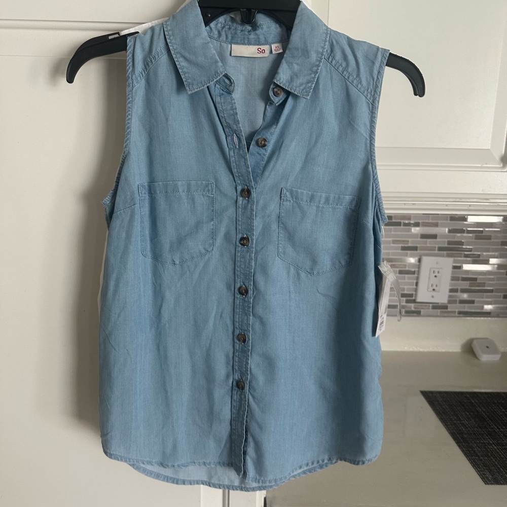 2 shirts New with tags XS paid $30 a piece